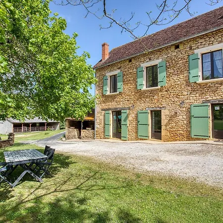 Дом отдыха Paisible Proche Sarlat Avec Animaux Et Jardin - Fr-1-616-295