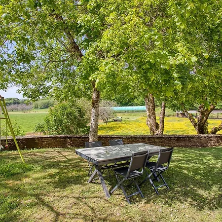 Prázdninový dům Paisible Proche Sarlat Avec Animaux Et Jardin - Fr-1-616-295 Carlux
